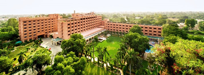Hotel Clarks Shiraz - Agra 01.jpg